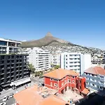 Flamingo 805 - Top Floor Sea Point Studio Near Beach With Daily Housekeeping