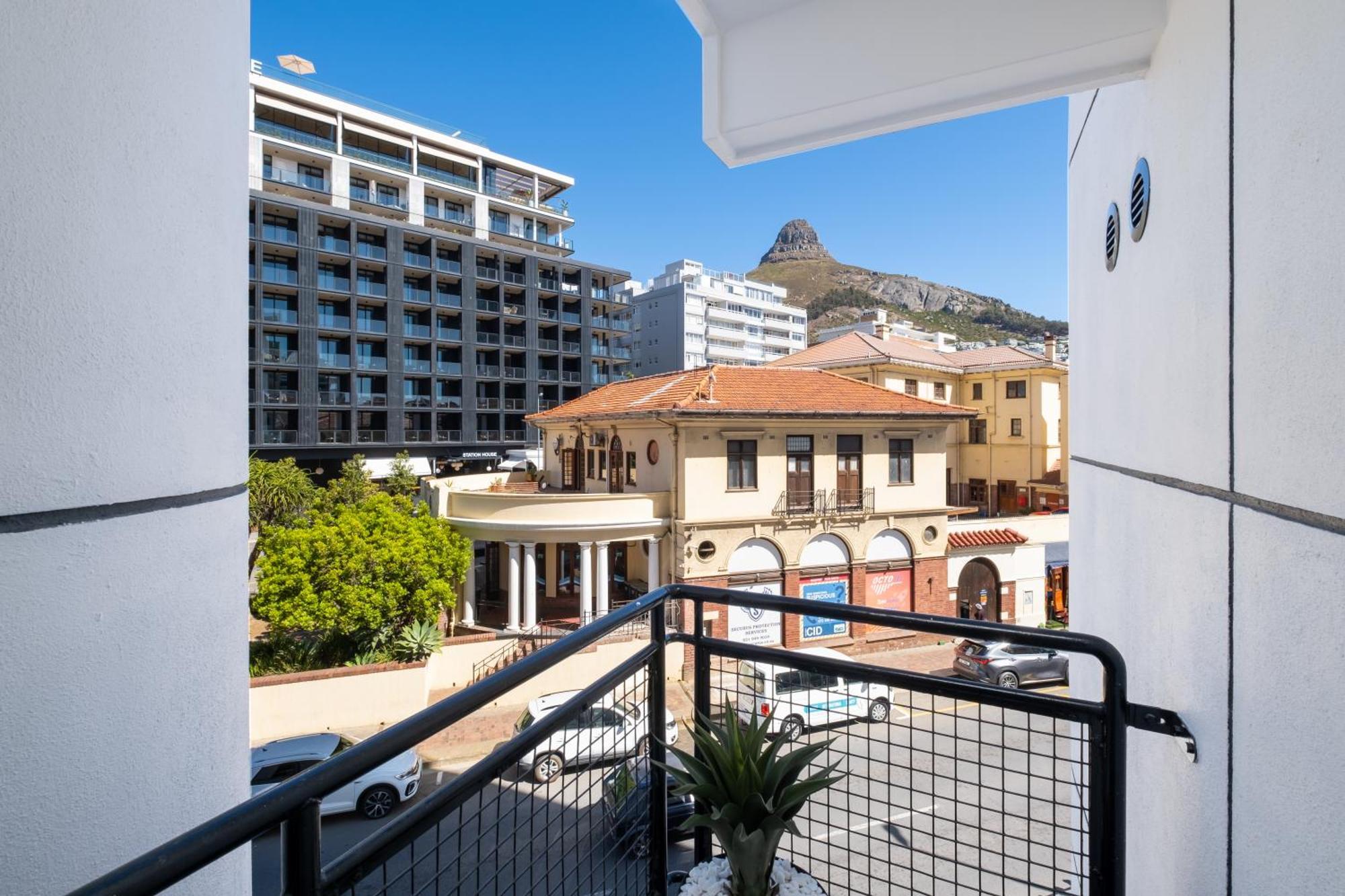Flamingo 805 - Floor Sea Point Near With Daily Housekeeping *