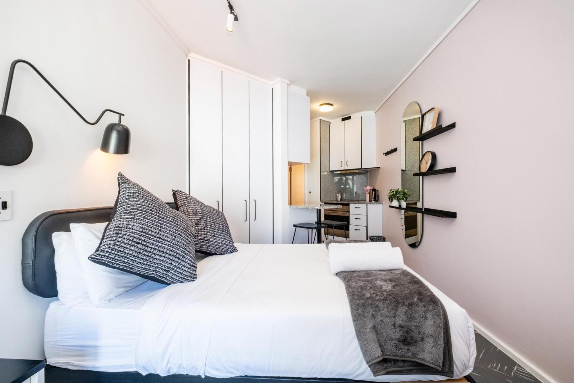 Flamingo 805 - Floor Sea Point Near With Daily Housekeeping *