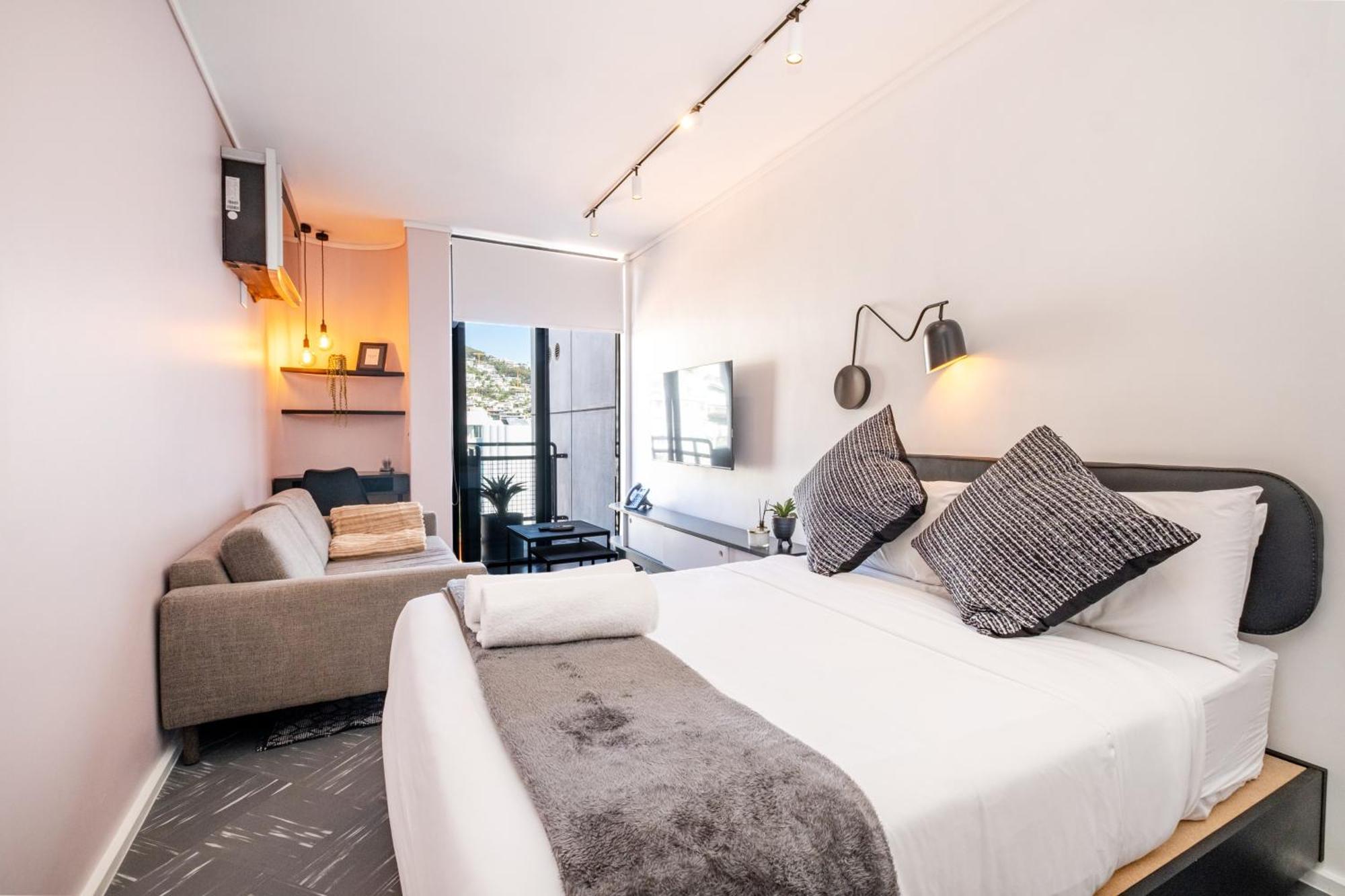 Apartment Flamingo 805 - Floor Sea Point Near With Daily Housekeeping Cape Town